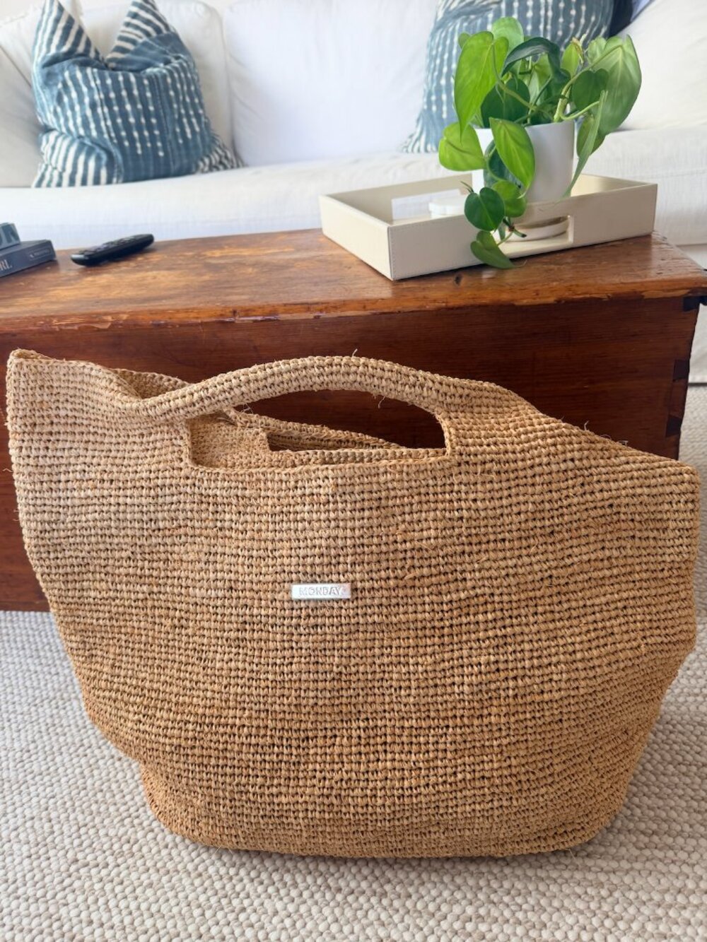 MONDAY SWIMWEAR “THE PALOMA” LARGE STRAW RATTAN BEACH BAG LIKE NEW - Picture 3 of 5